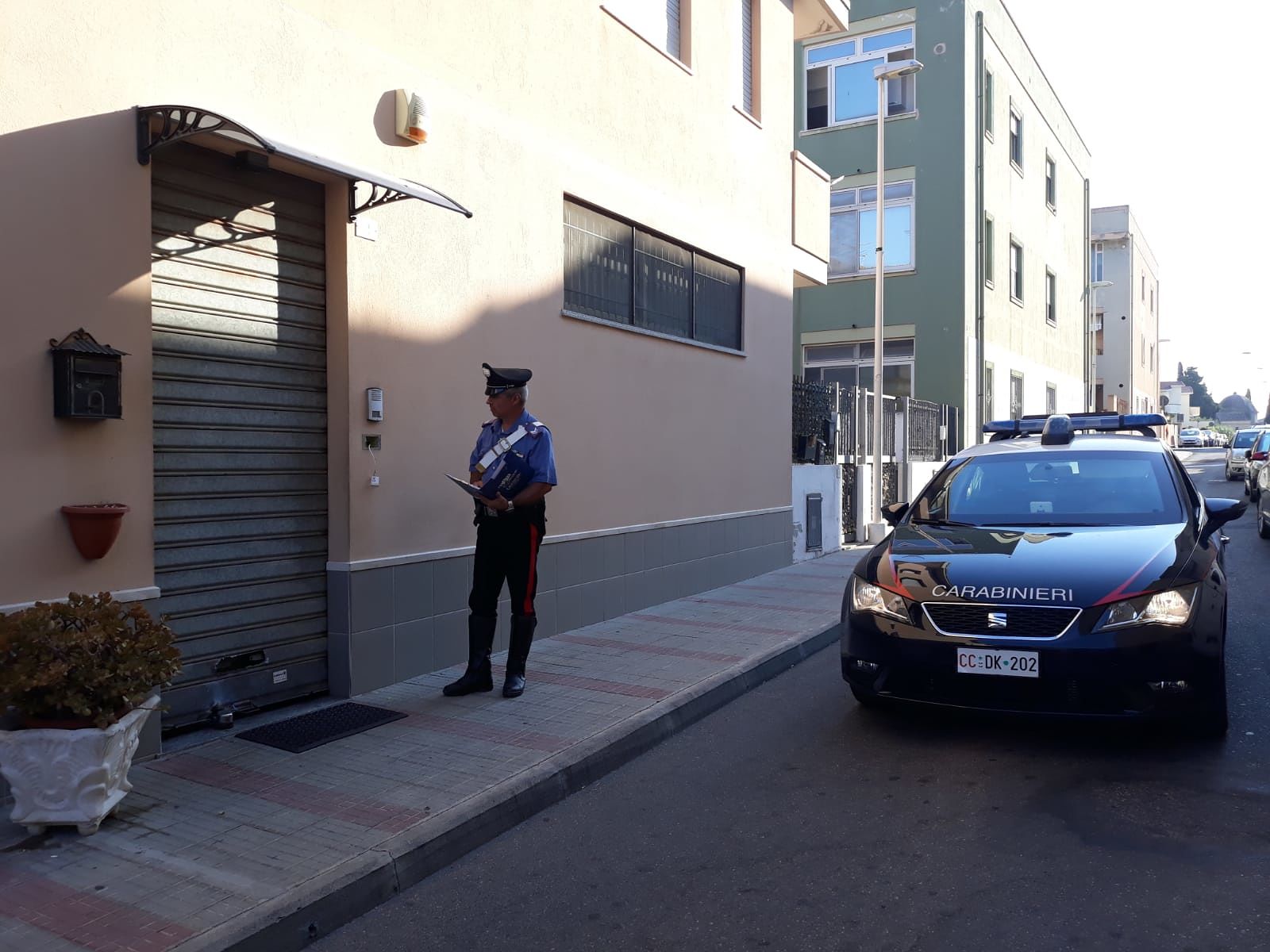 Tenta di aprire una serranda con una fiamma ossidrica: arrestato a Selargius