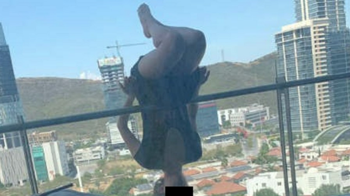 Cade dal balcone mentre fa yoga: studentessa in fin di vita