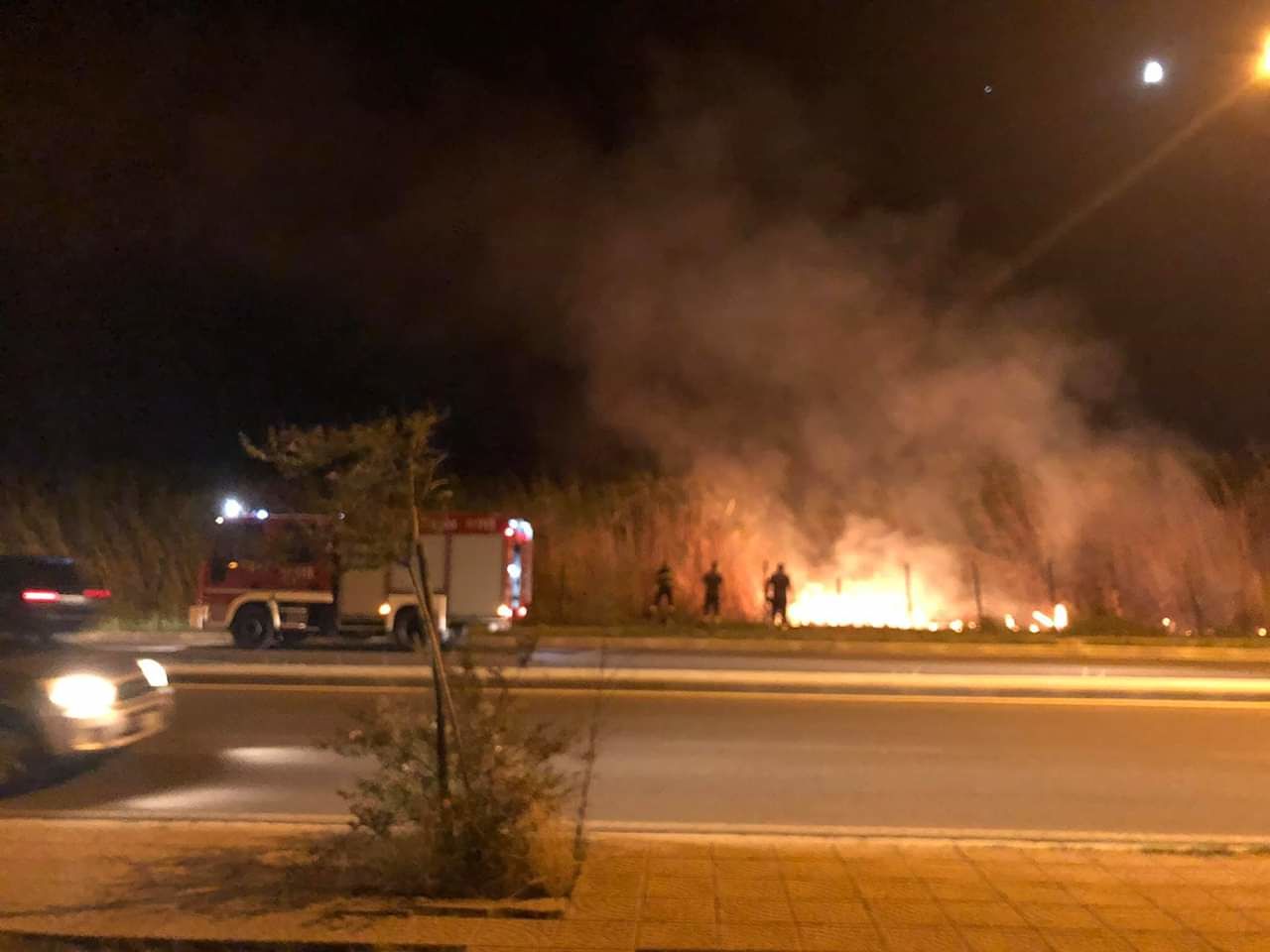Il fuoco maledetto sfregia Quartu, incendio a Molentargius