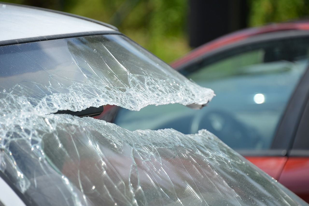Cagliari, bimbo di un anno e mezzo rimane intrappolato in auto: salvato dai Vigili del fuoco