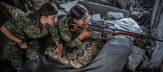 “La Turchia vuole far rinascere l’Isis”. Parla la comandante curda
