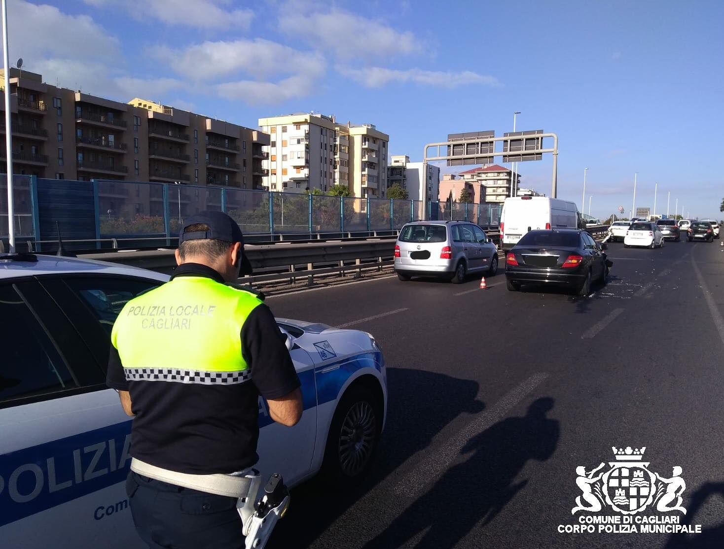 Cagliari, tamponamento a catena sull’asse mediano: un ferito