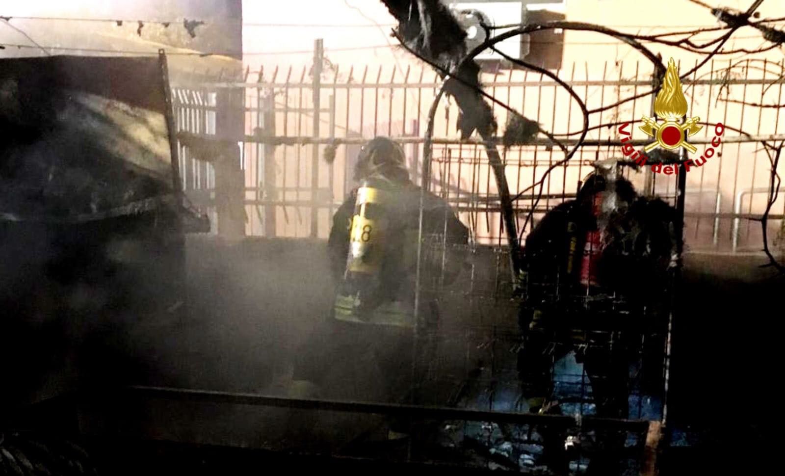 Incendio in un vivaio a Quartu: fiamme domate dai vigili del fuoco