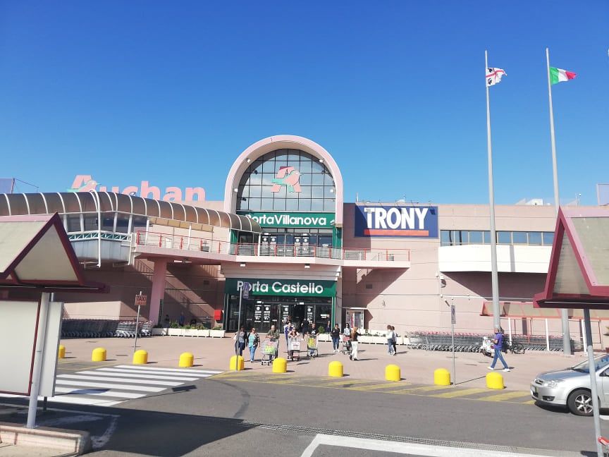 Via al mega Auchan a Pirri: “Tutti i negozi della galleria chiusi durante i lavori”