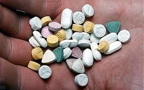 Cagliari, un market di ecstasy tra San Benedetto e Villanova: nei guai madre e figlia