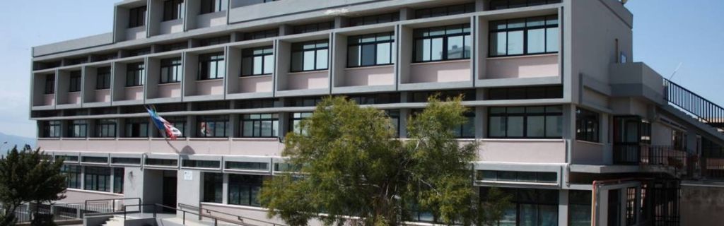 Cagliari, spaccia marijuana e hascisc durante la ricreazione al Meucci: arrestato 16enne