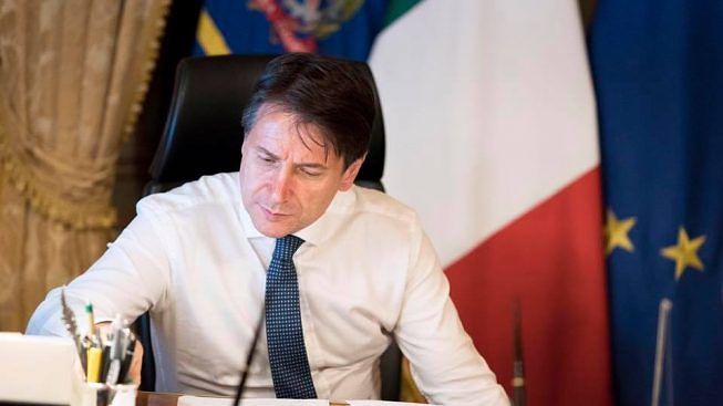 Conte in viaggio verso Cagliari, il premier incontrerà Solinas e i sindacati