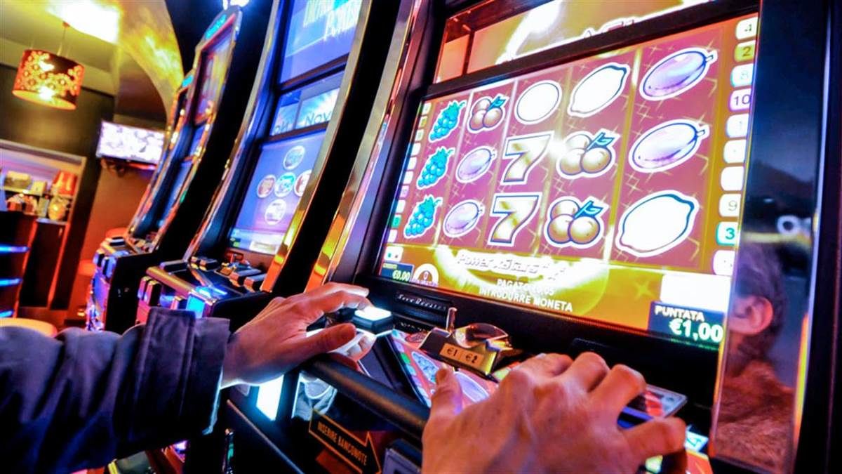 Guerra ai videopoker in Sardegna, Lega: “Sale da gioco distanti 500 metri da scuole e oratori”
