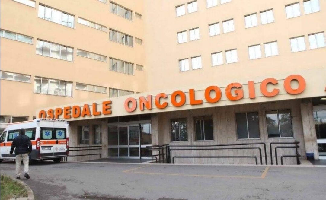 Cagliari, odissea all’Oncologico: “Dieci ore di attesa per fare la chemioterapia”