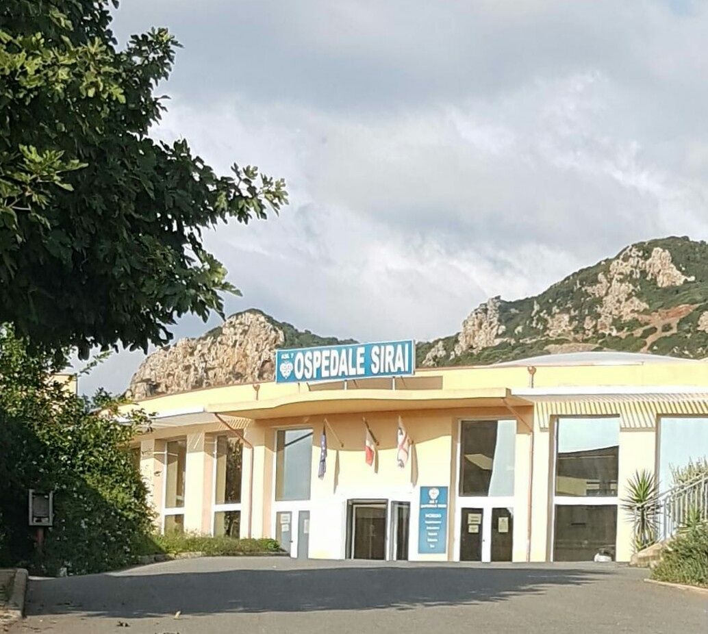 Caos all’ospedale di Carbonia: “Infermieri costretti a compilare gli esami al posto dei medici”