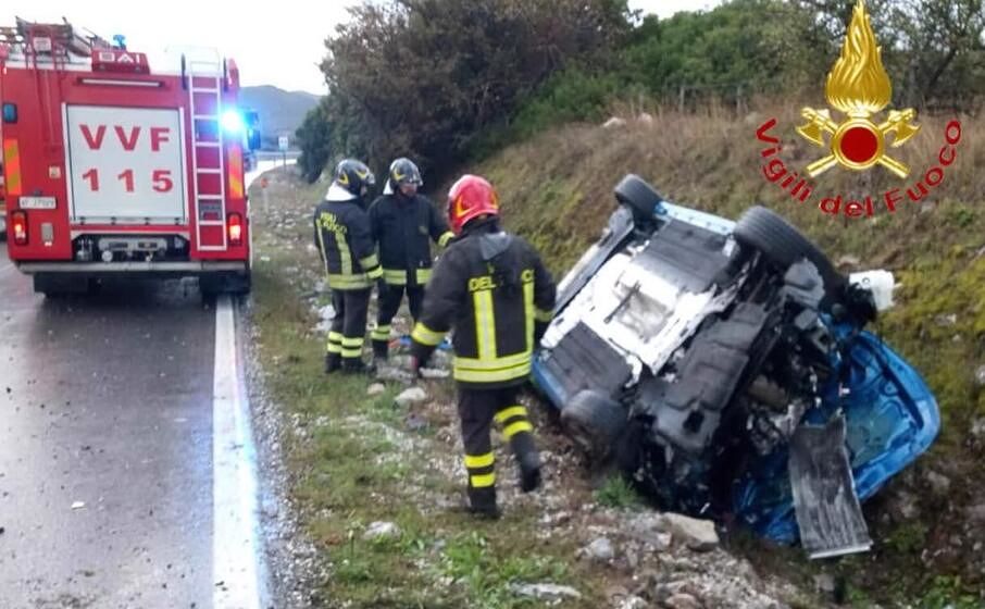 Orani, si ribalta più volte con l’auto e finisce in cunetta: ferito un giovane di Orotelli
