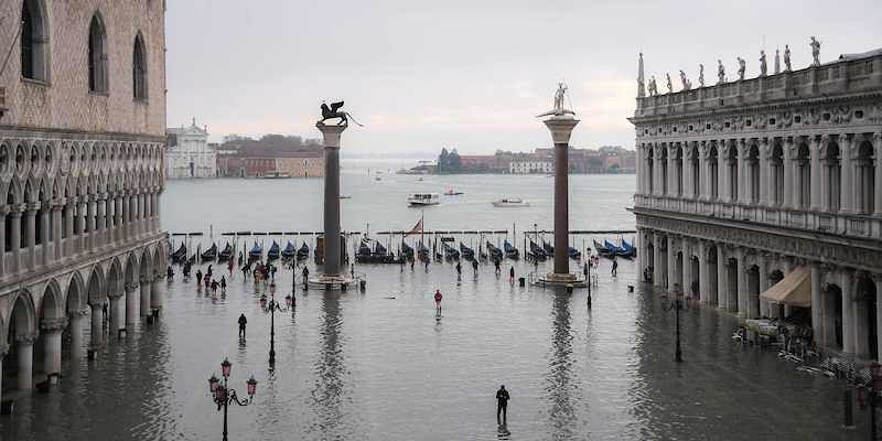 Tragedia a Venezia, madre e figlio trovati morti in casa
