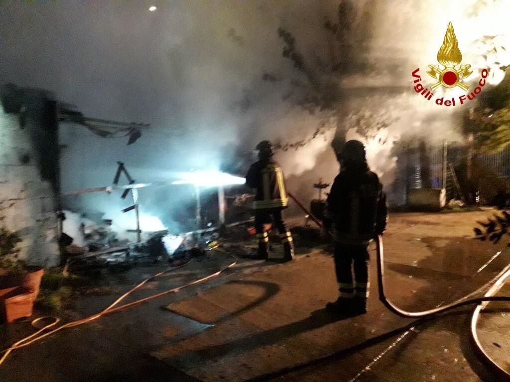 Paura all’alba a Capoterra: scoppia un incendio in casa