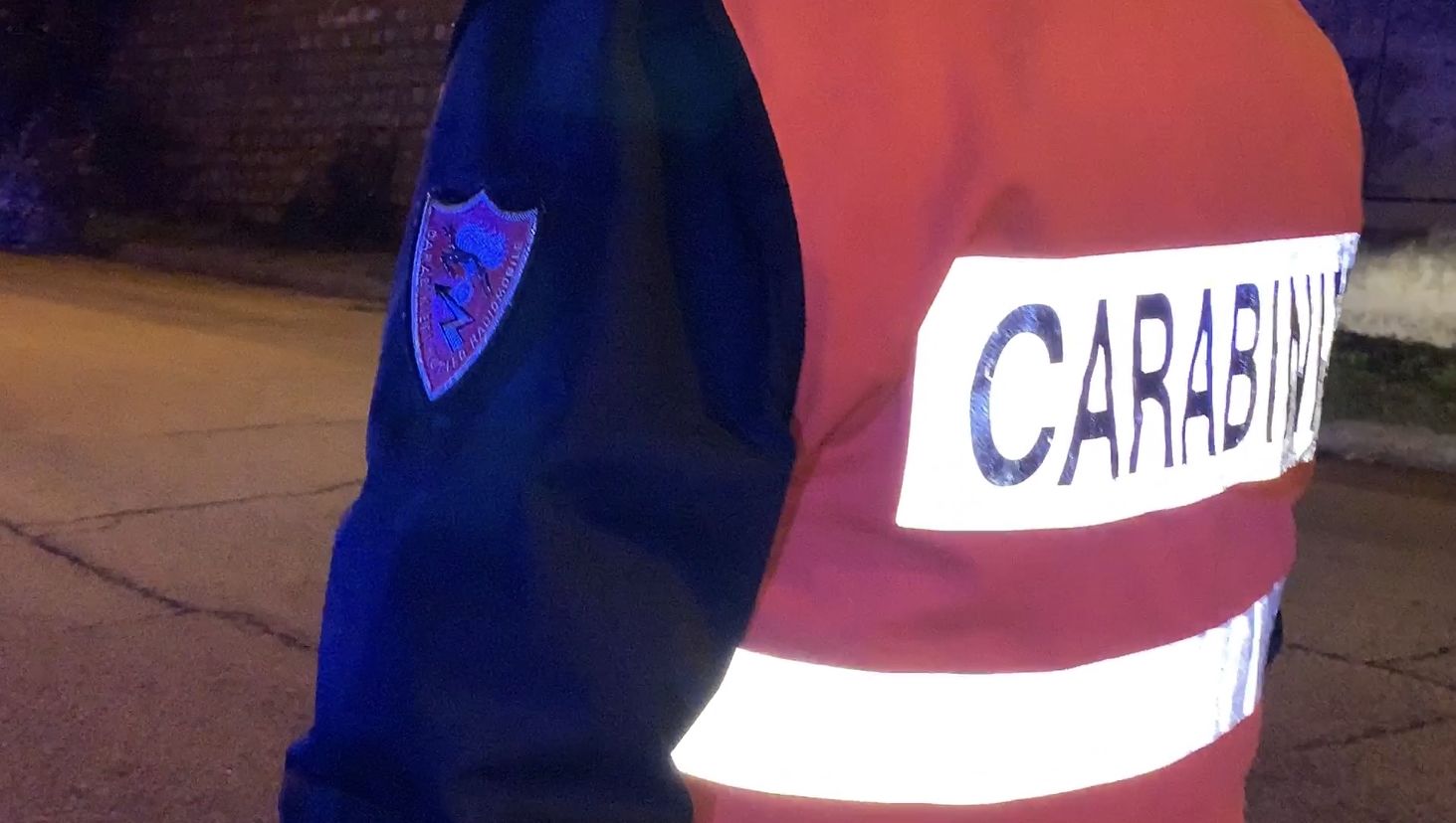 Sardegna, cane legato con una fune e trascinato a tutta velocità: denunciato per maltrattamento di animali