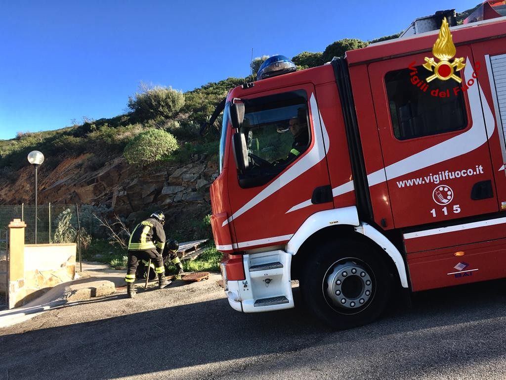 Paura a Muravera, maxi perdita di gas raggiunge le fogne: Vigili del fuoco in azione