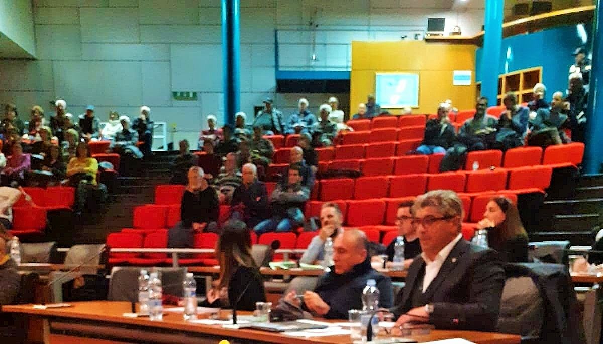 Battaglia dell’Imu ad Assemini: i cittadini “invadono” l’aula consiliare
