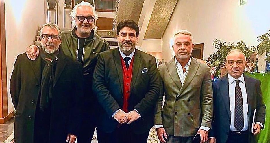 Turismo in Sardegna, Flavio Briatore e Moggi junior da Gianni Chessa e Solinas