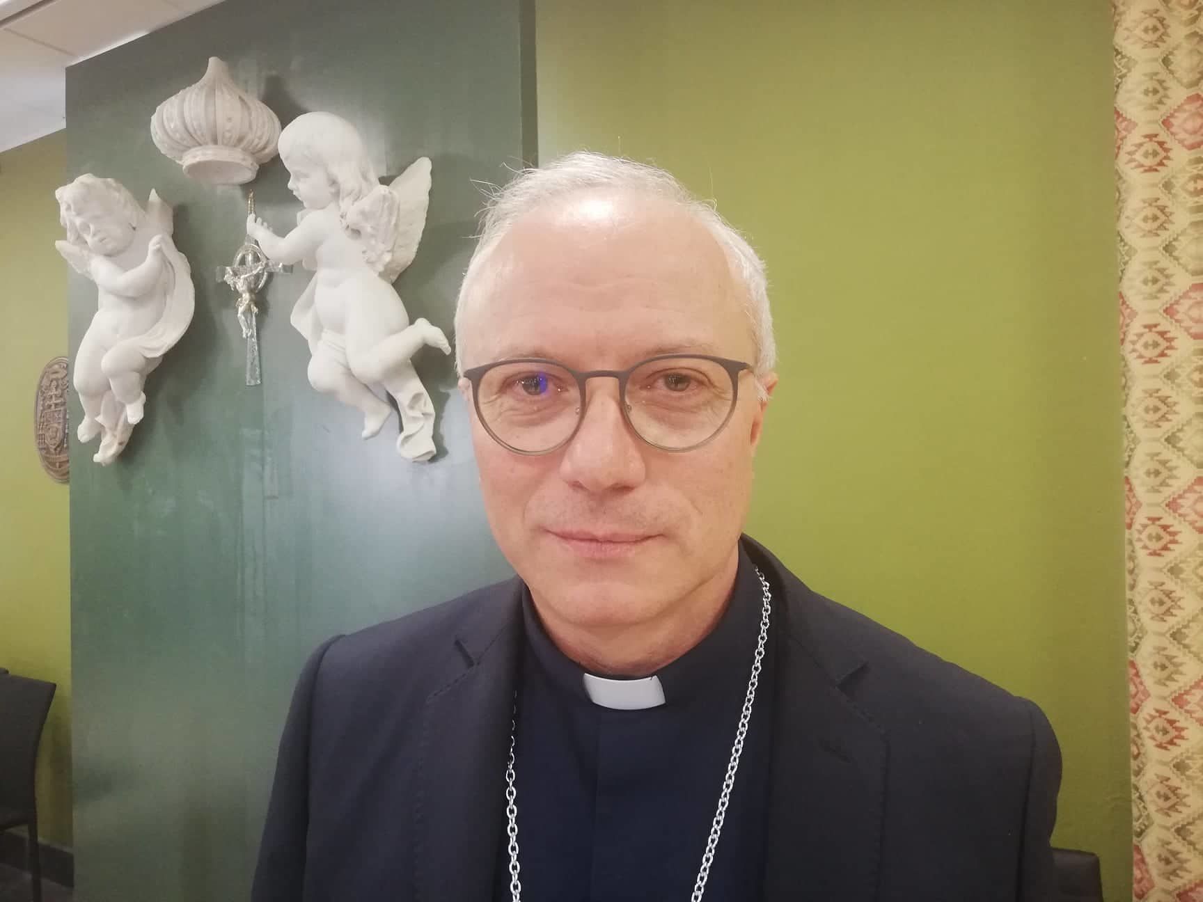 Cagliari, il nuovo arcivescovo: “Tutti vanno accolti e integrati, così si garantisce la dignità dell’uomo”