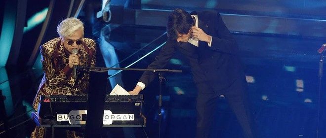 Bugo e Morgan, lite con morsi e sputi prima di salire sul palco: squalificati dal festival di Sanremo