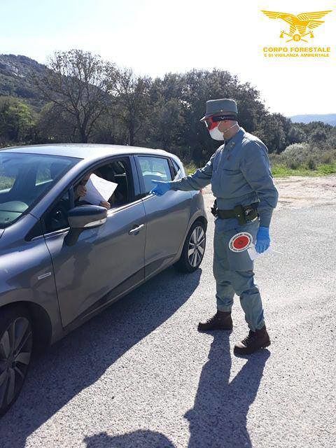 Coronavirus, stretta della Forestale contro chi va a spasso nell’Isola: 376 controlli e 13 denunce