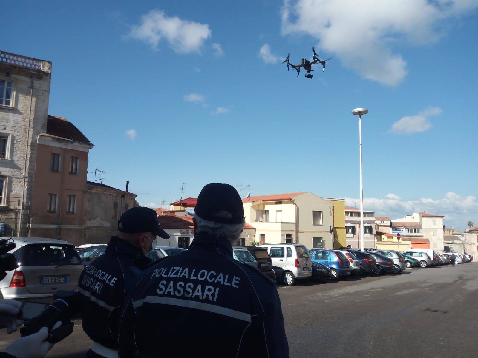 Accattonaggio davanti al market, coppia denunciata a Sassari