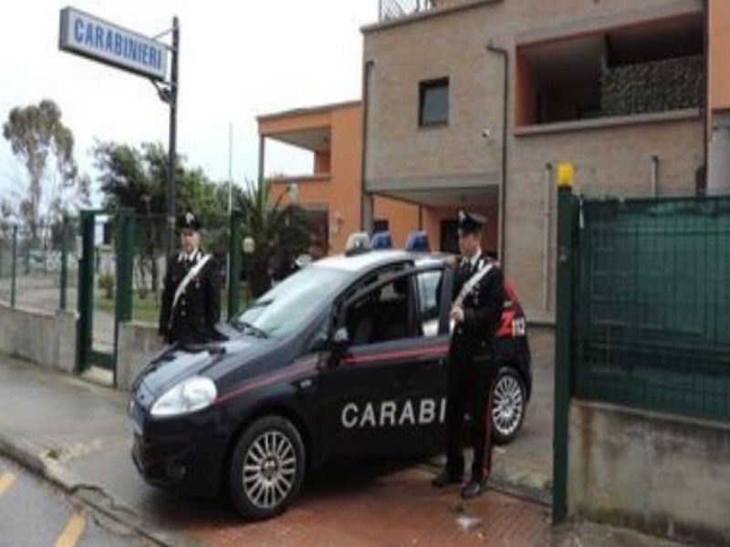 Il Coronavirus non ferma i ladri “buongustai”, razzia di bottiglie di mirto e limoncello a Sant’Antioco