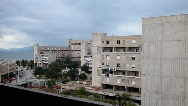 Cagliari, ristorante e palestra abusivi mai demoliti a Sant’Elia: ruspe in arrivo e multa da 20 mila euro