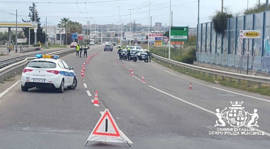 Cagliari, ben 130 multati durante l’emergenza: “Ma io stavo venendo da Monserrato per comprare il cibo per i gatti…”