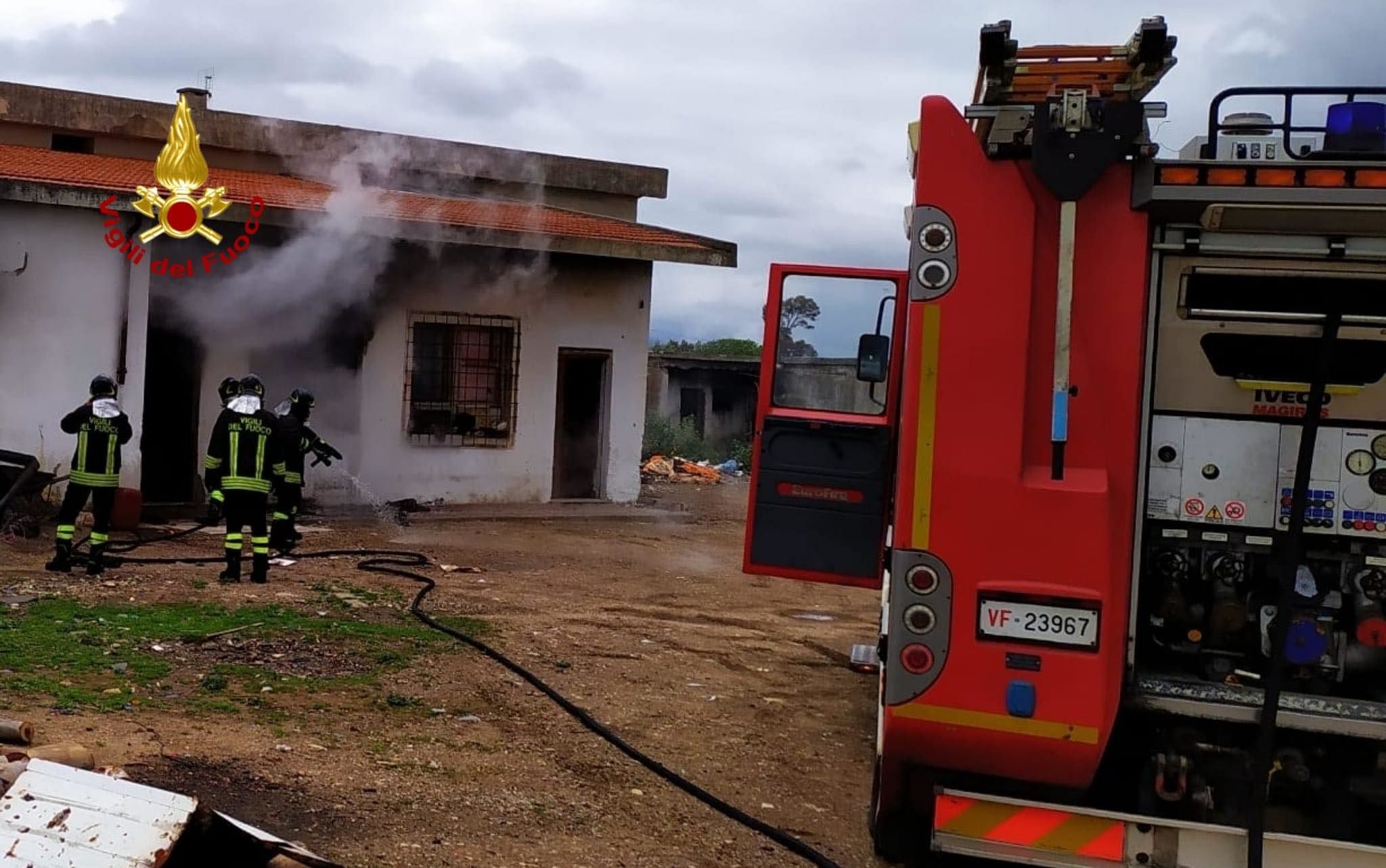 Serramanna, fiamme nella casa di una famiglia nomade: indagini in corso