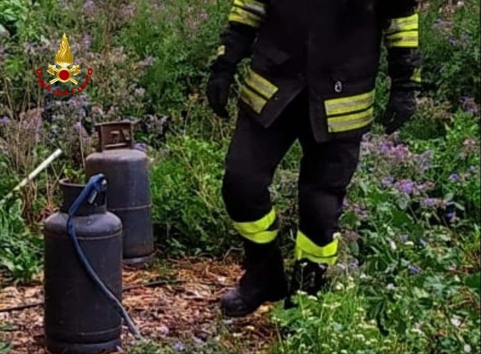 Serramanna, scoppia un incendio in un’abitazione: paura per alcune bombole di gas