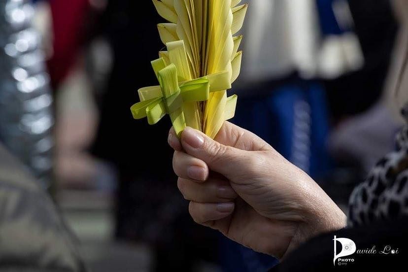 La triste domenica delle Palme lontani dai parenti: Sarroch trasmette la Messa in streaming