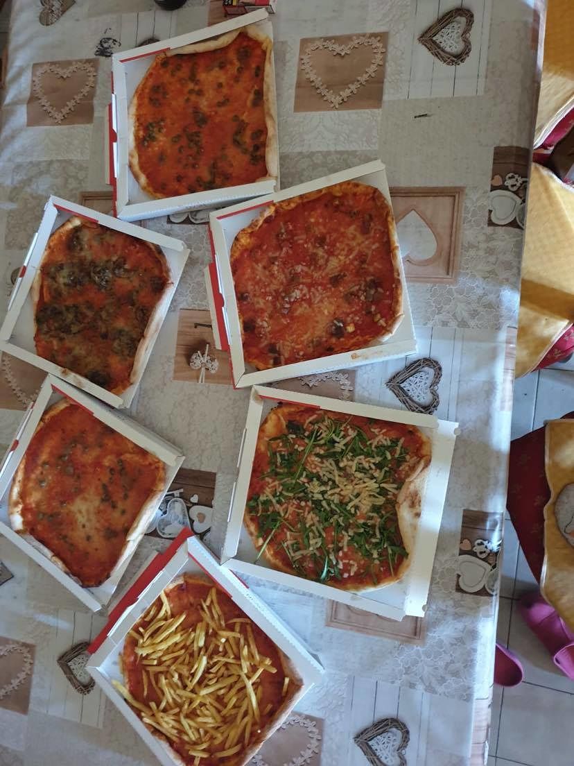 Il bel gesto di una pizzeria di San Benedetto: pizze gratis per il quartiere popolare di Santa Teresa