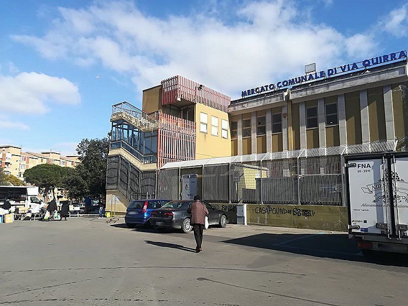 Cagliari, sos dei boxisti di via Quirra: “Incassi crollati, un solo ingresso non ci basta”