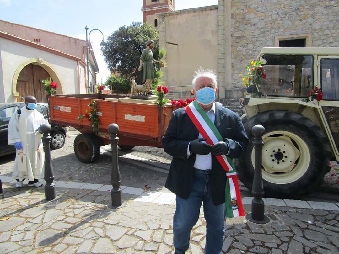 Sant’Isidoro come Sant’Efisio: una processione simbolica per le vie del centro abitato del Santo protettore degli agricoltori