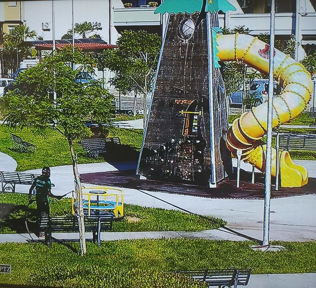 Monserrato, sanificazione al parco giochi: finalmente arriva l’ora dei bambini