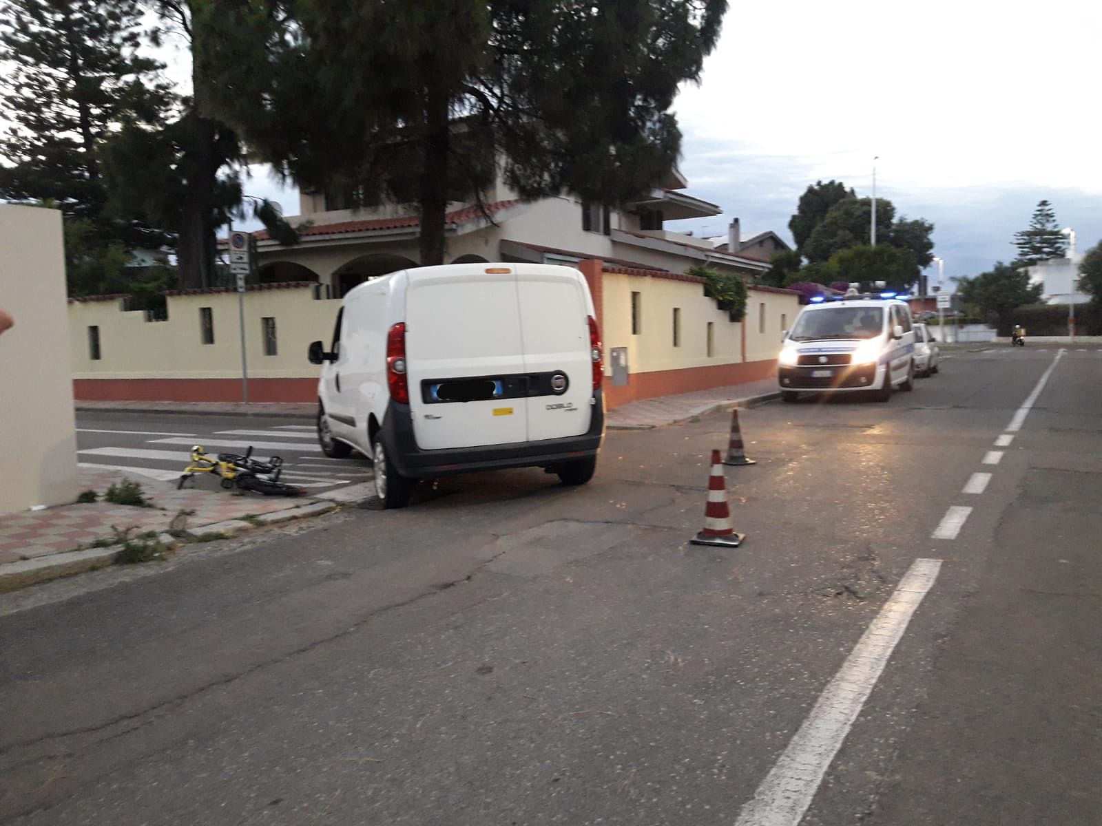 Cagliari, Doblò contromano investe un ragazzino 11enne: paura al quartiere Europeo