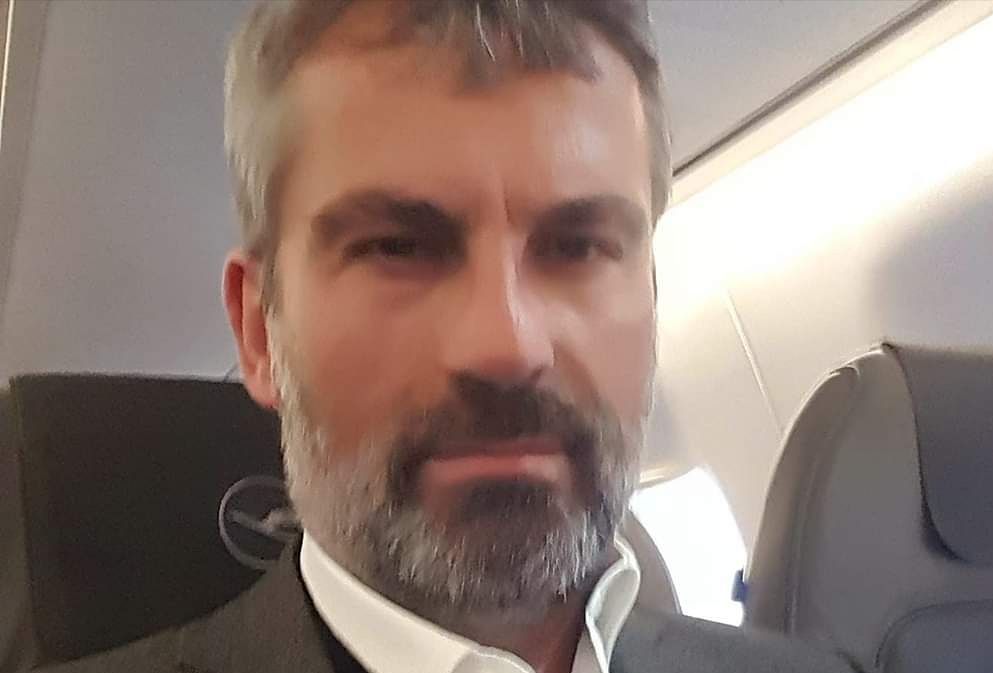 Migranti sbarcati nello stabilimento a Chia: “Rifocillati, locale già sanificato: non bisogna abbassare la guardia”
