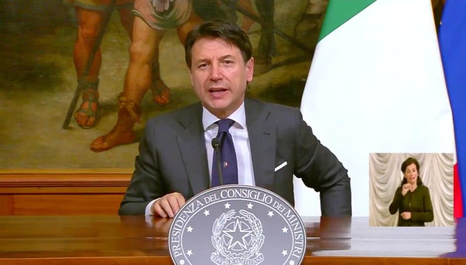 Conte, a sorpresa slitta il via libera al calcetto: promessi assegni e congedi alle famiglie