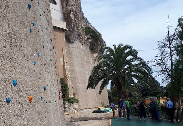 Cagliari, sulle mura di Castello a mani nude: a luglio via alle arrampicate ai Giardini pubblici
