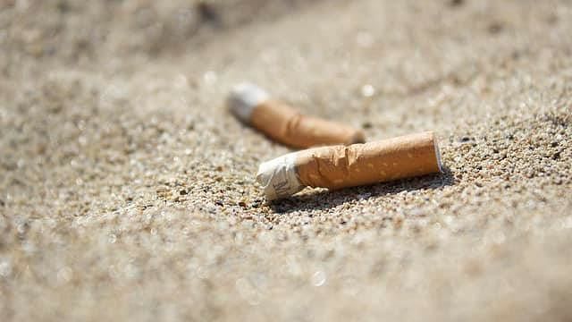 Cagliari, pugno duro di Truzzu: scatta il divieto di fumo al Poetto