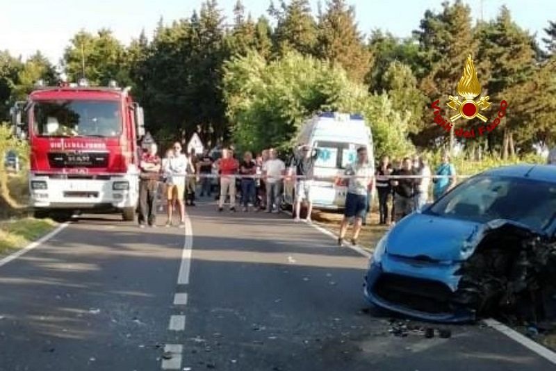 Tragedia a Burcei, 2 auto si scontrano sulla provinciale: morto un ottantenne