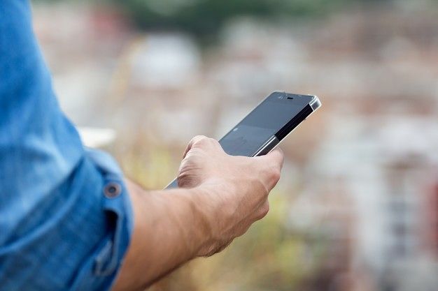 Turista perde lo smartphone a Porto Torres e lo ritrova grazie a un sardo: “Siete un popolo meraviglioso”