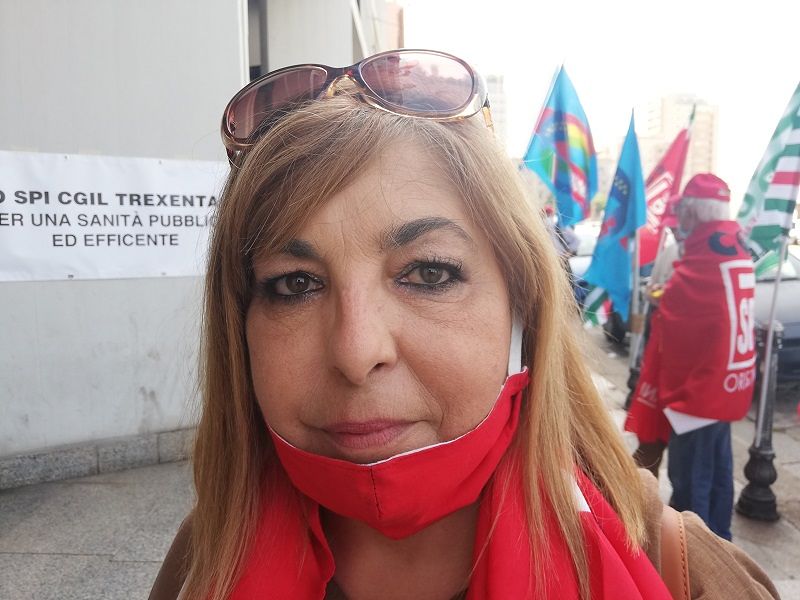 Tonina, malata sarda: “Lombosciatalgia curata al telefono, costretta ad andare dall’ortopedico privato”