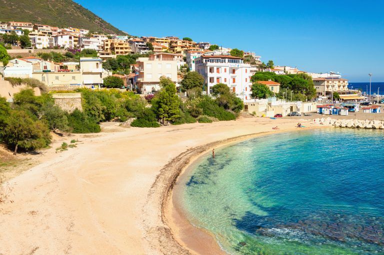 Cala Gonone, apre la guardia medica turistica: ma solo dopo Ferragosto