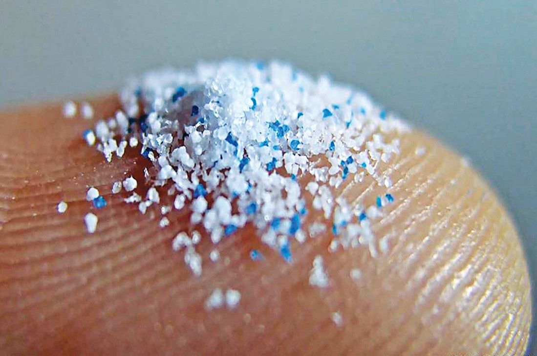 Non solo acqua, aria, pesci e terra: trovate microplastiche anche nel corpo umano