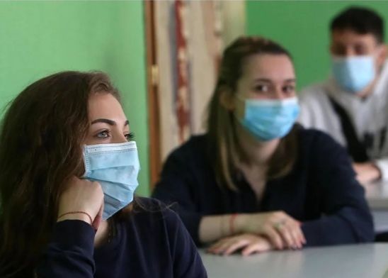 Coronavirus, in tutte le scuole italiane “mascherina obbligatoria nelle classi dai 6 anni”