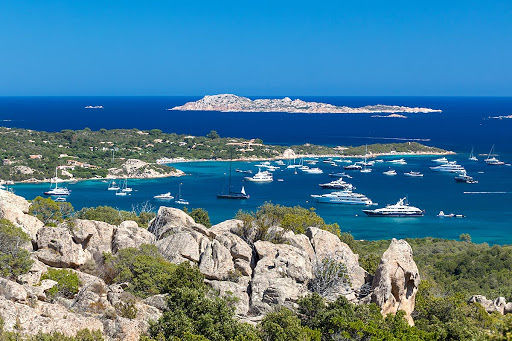 Arzachena, due positivi al covid su uno yacht a Cala di Volpe: equipaggio in isolamento