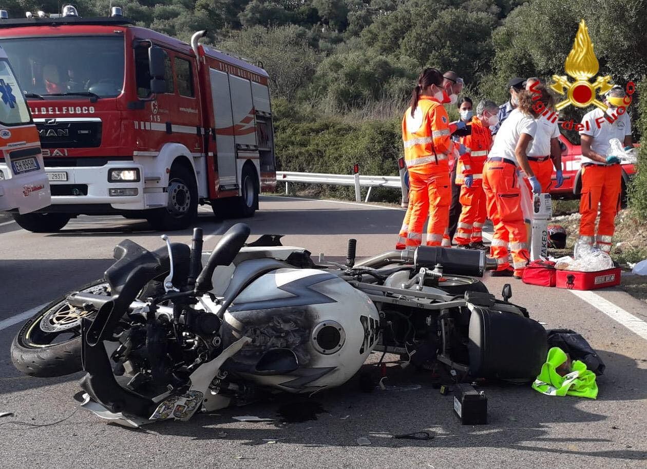 Ilbono, fuori strada sulla Ss198: motociclista perde la vita