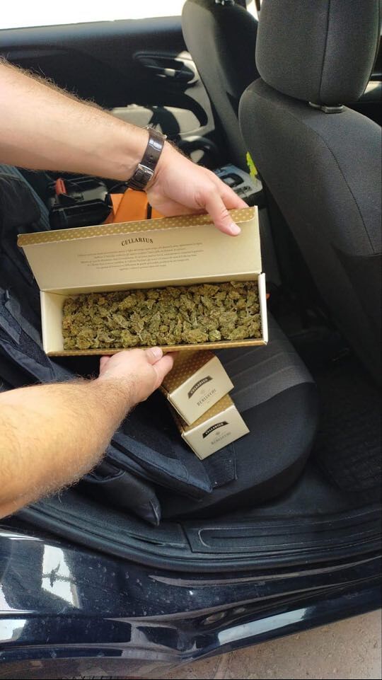 Selargius, sorpreso dai carabinieri a spacciare marijuana al parco lineare: in manette 20enne