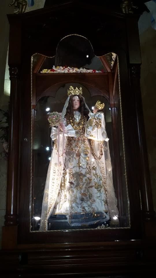 Uta si prepara a celebrare la festa di Santa Maria, ma in tono soft